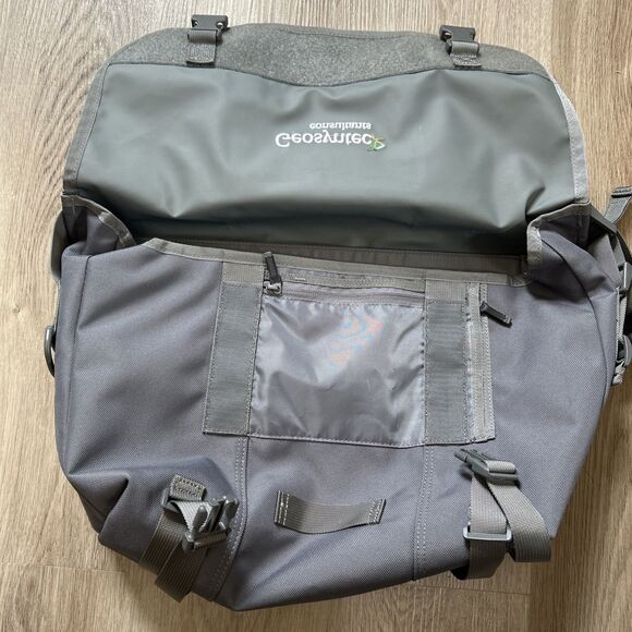 Timbuk2 Classic Messenger Crossbody Bag Gray Stuck in the Middle Commuter LOGO - Picture 4 of 11